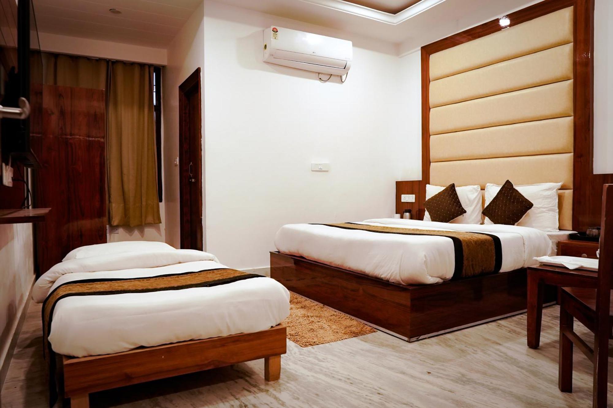 Hotel The Black Gold Nayagaon